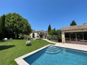MAS MILLÉSIME - Chambre double - petit déjeuner - piscine - Mas du XVIIIème siècle proche Saint-Rémy-de-Provence